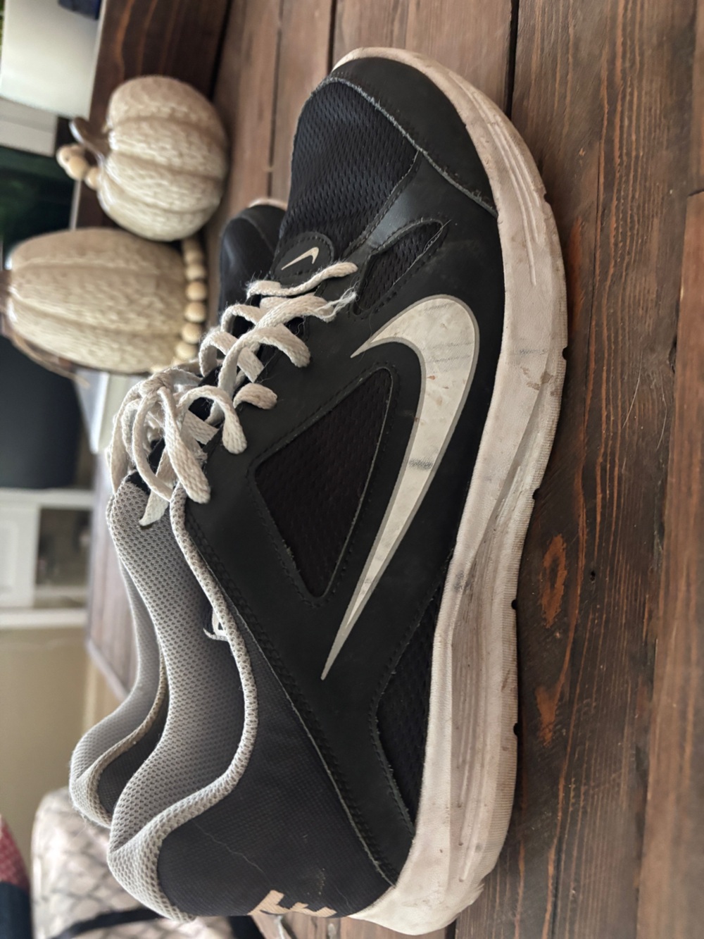 Nike Men's Black and White Training Sneakers